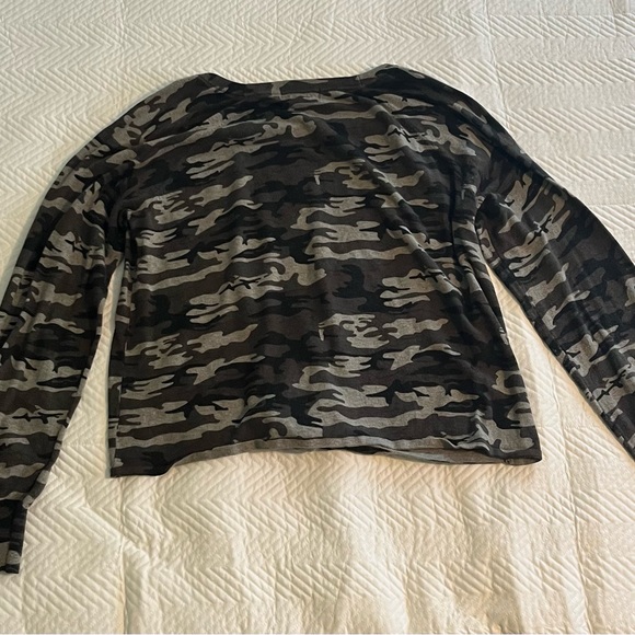 Sanctuary Camo Sweater - Picture 2 of 3